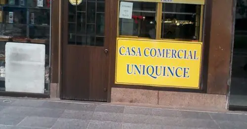 LA CASA COMERCIAL UNIQUINCE LA CASA COMERCIAL UNIQUINCE